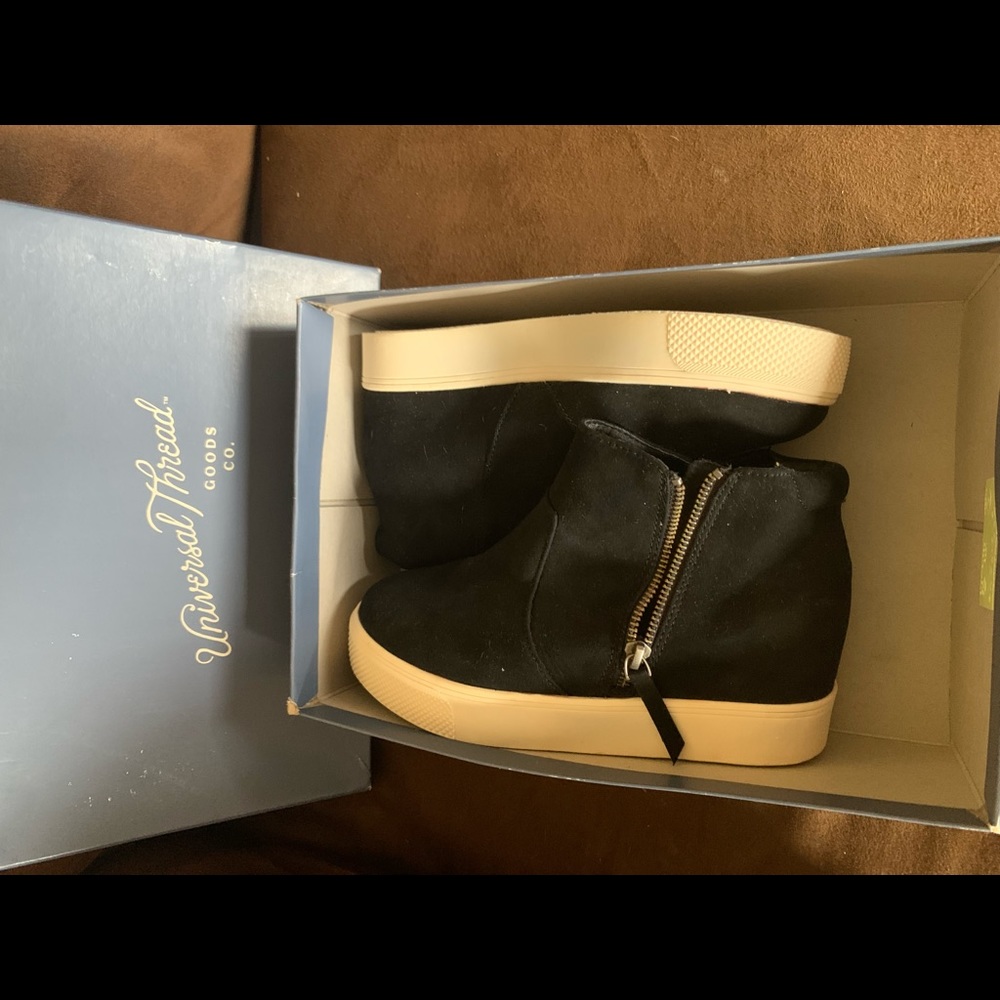 Wedge shoes